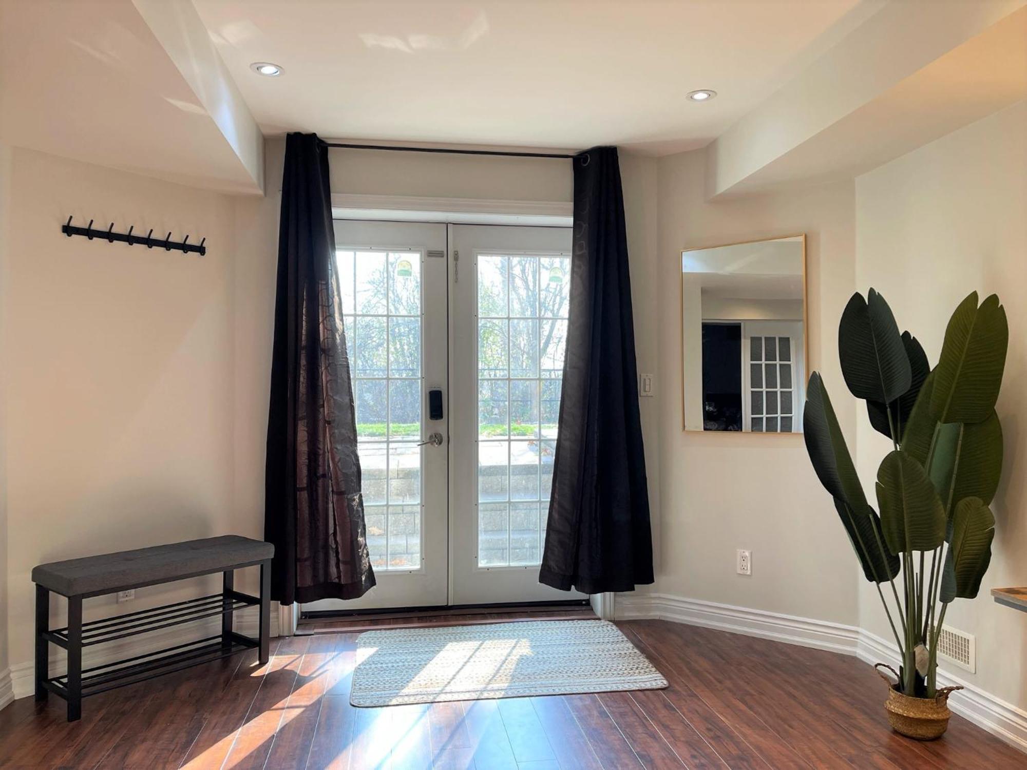 Cozy Lovely Ravine Facing Suite. Mississauga Buitenkant foto
