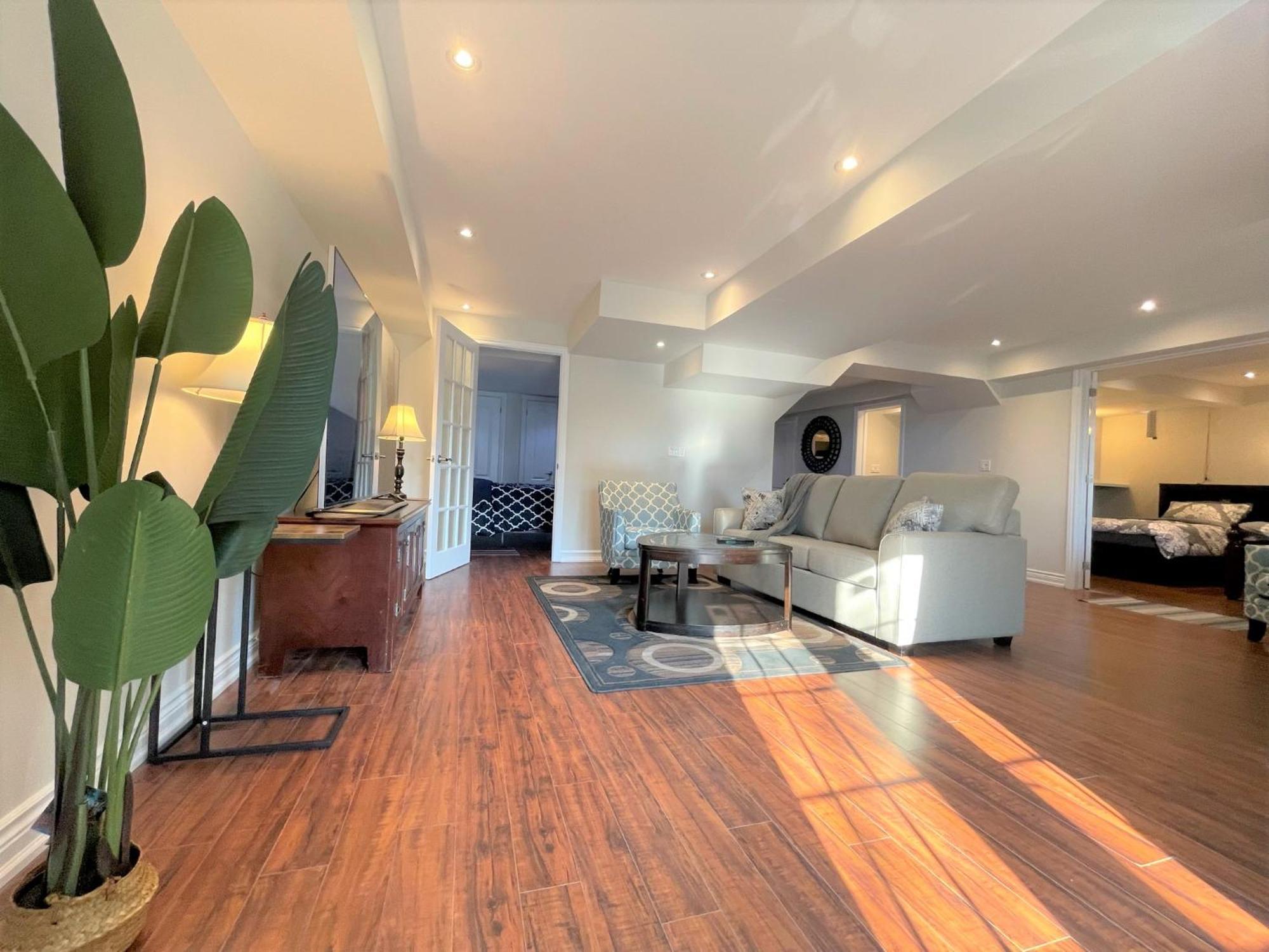 Cozy Lovely Ravine Facing Suite. Mississauga Buitenkant foto