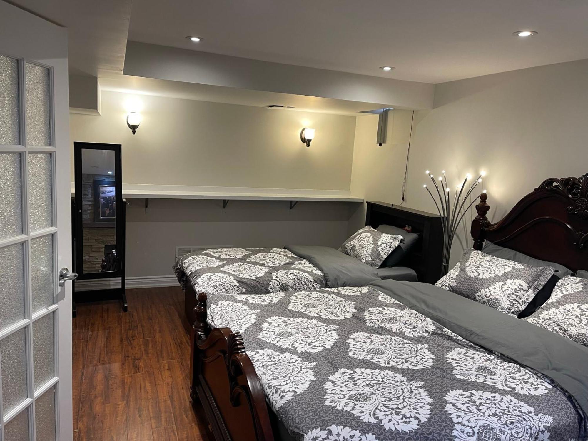 Cozy Lovely Ravine Facing Suite. Mississauga Buitenkant foto